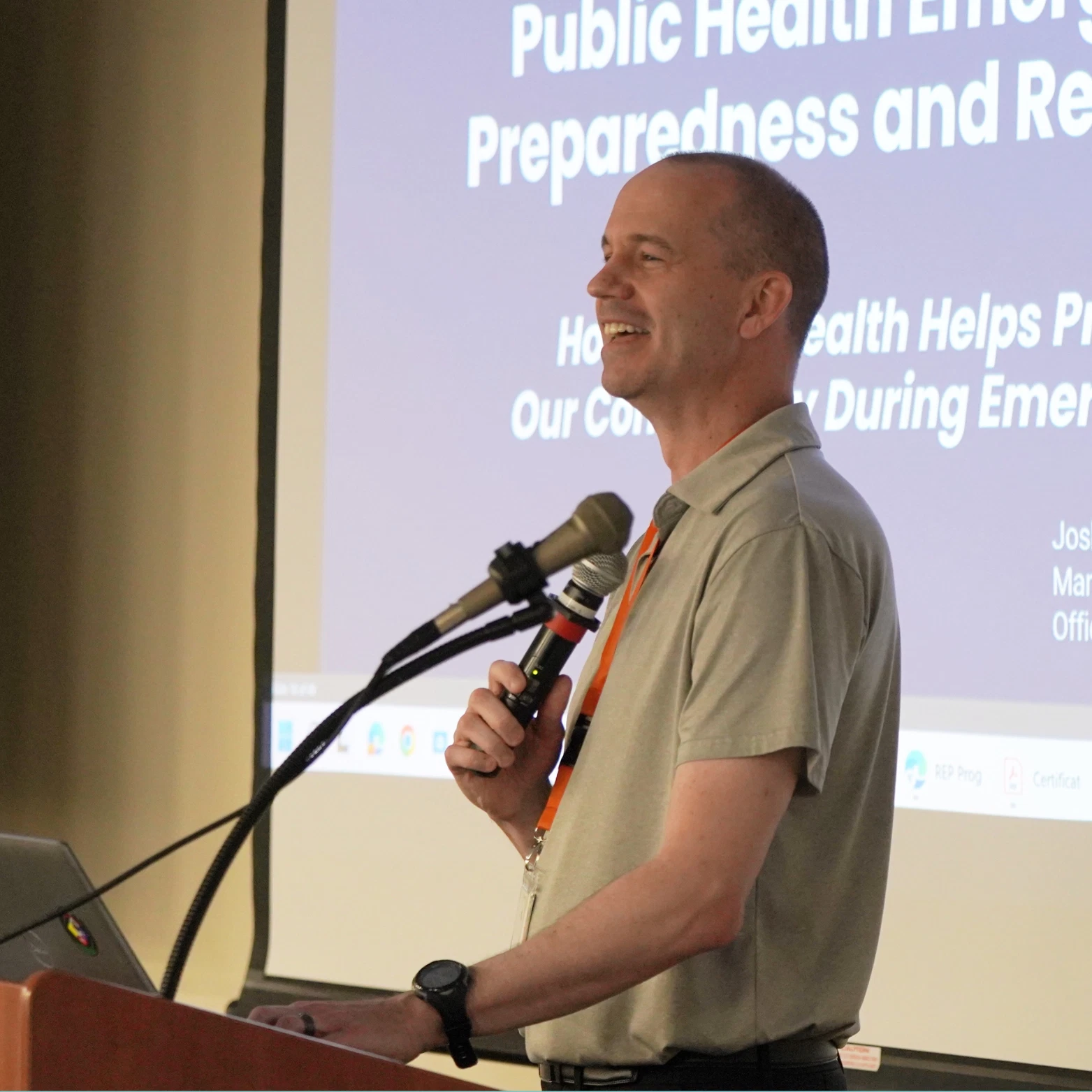 Attendees at the Sun City West Emergency Management Conference learning about community preparedness.