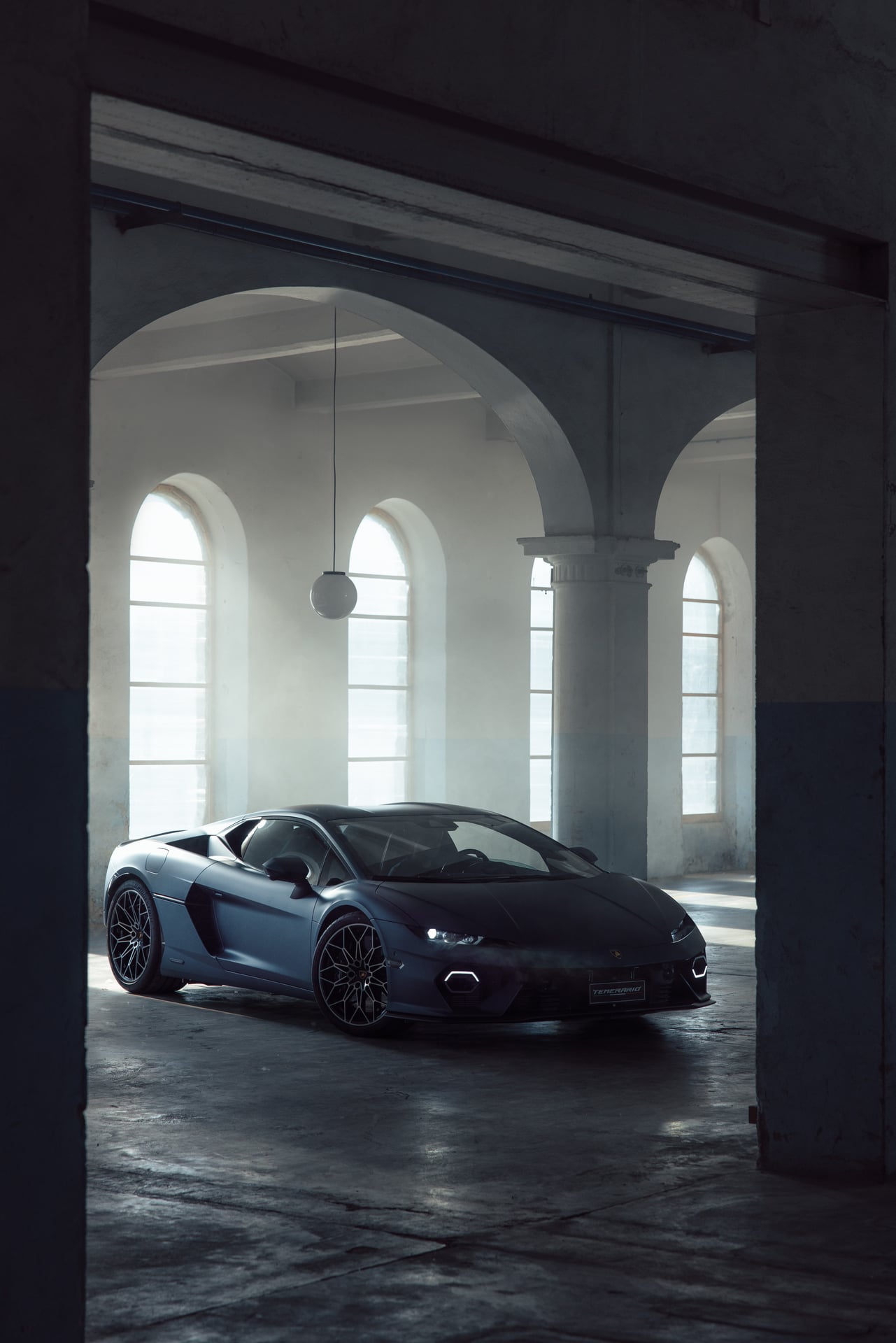 Temerario dramatic lighting