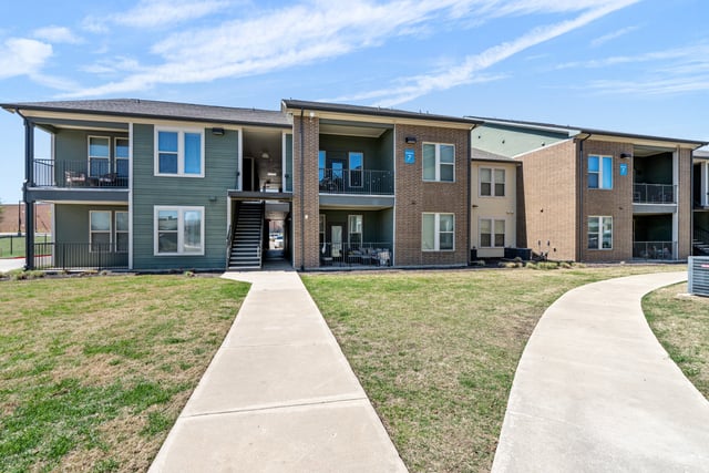 Standard at Boswell — grounds & exteriors